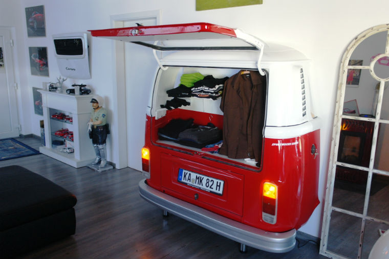 Bulli Heck als Kleiderschrank