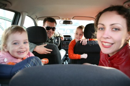 Familie in Auto