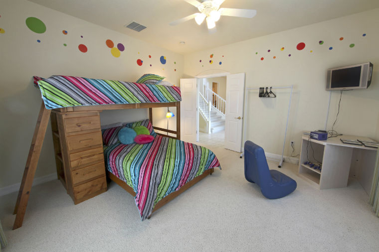 Kinderzimmer mit Hochbett