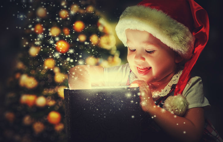 Kind an Weihnachten
