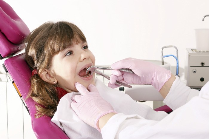 Wie nimmt man den Kindern die Angst vor dem Zahnarzt?