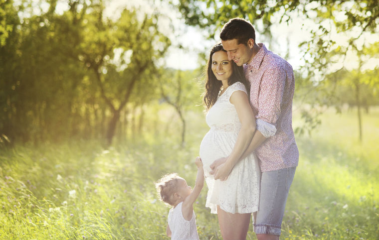 familie mit baby