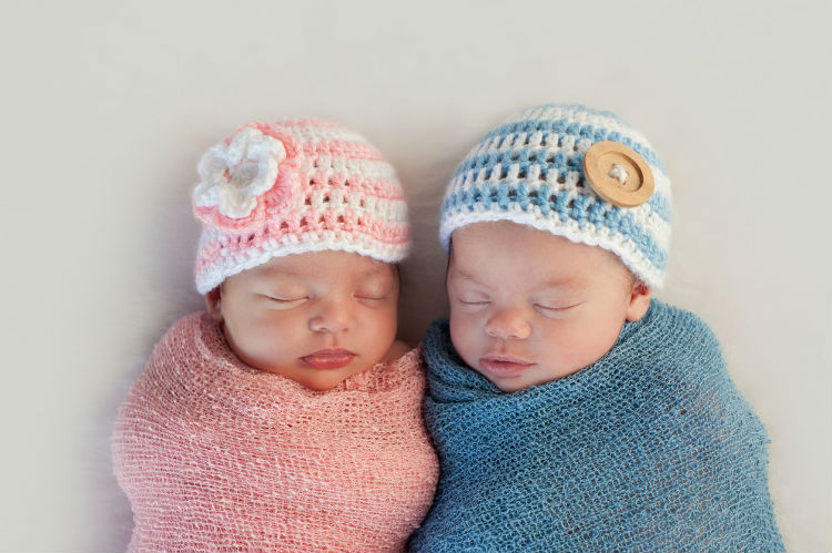 Baby Zwillinge Junge und Mädchen