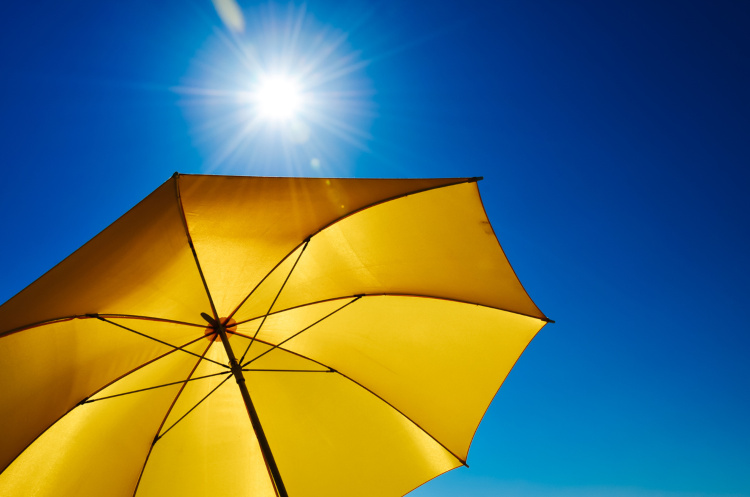 Sonnenschirm in der Sonne