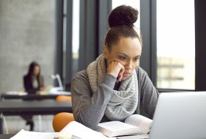 Mädchen im Lernstress