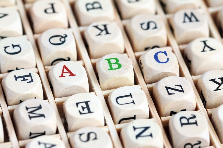 buchstaben-bloecke-aus-holz